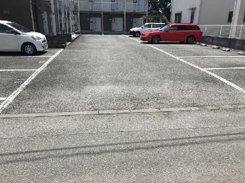 14/14 駐車場