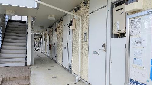 2/4 エントランス