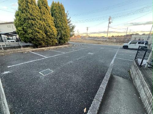 14/14 駐車場