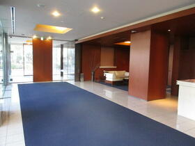 4/5 エントランス