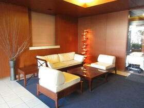 5/5 エントランス