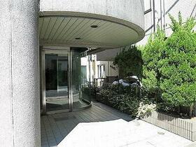 17/23 エントランス