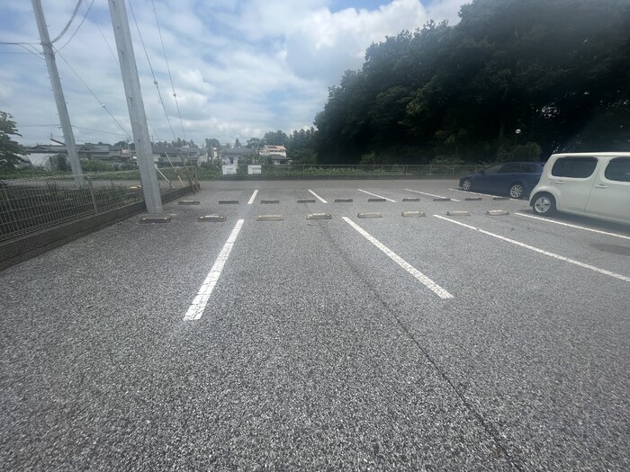 18/25 駐車場