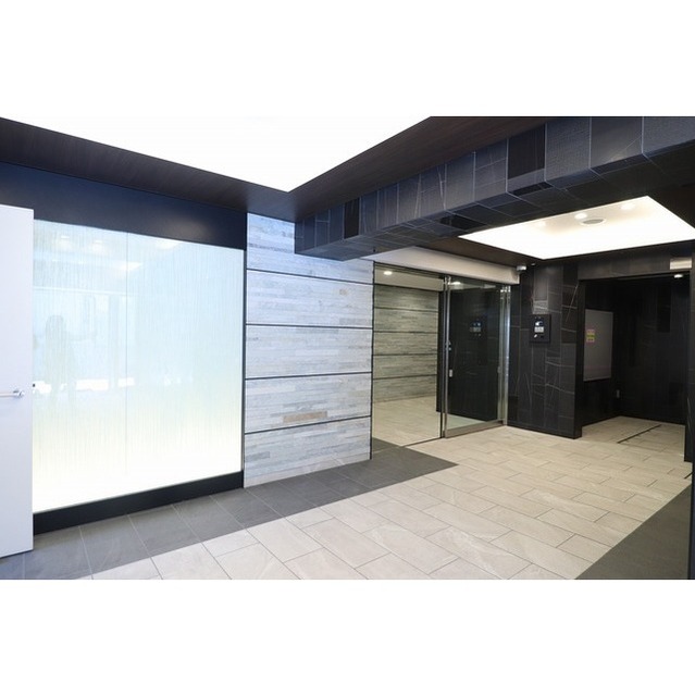 18/18 エントランス