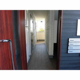 5/5 エントランス