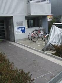 16/16 エントランス