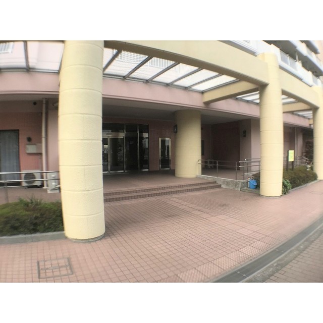 18/21 エントランス