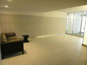 13/13 エントランス