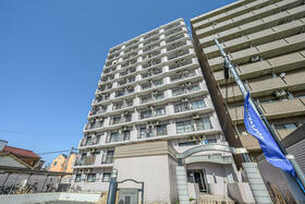 16/16 エントランス