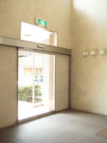 14/18 エントランス