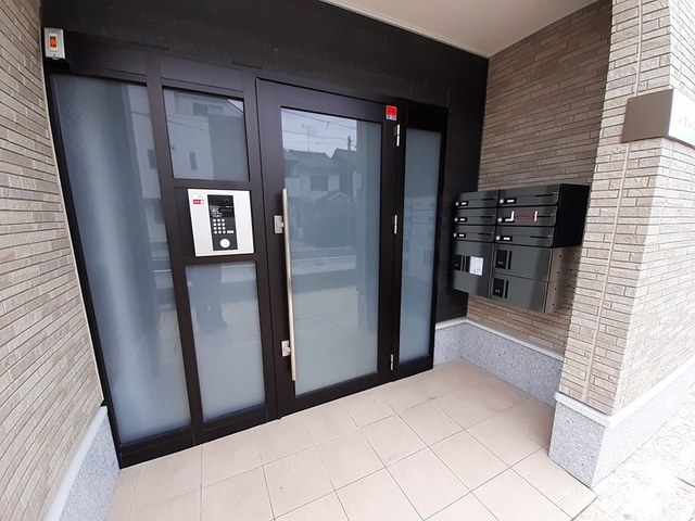 14/20 エントランス