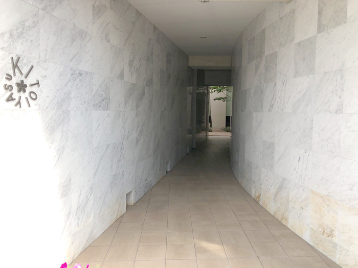 16/18 エントランス