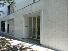 2/4 エントランス