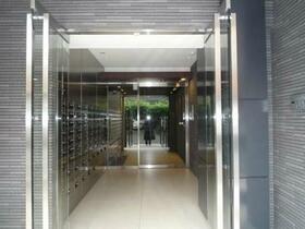 16/16 エントランス