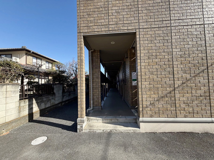 19/27 エントランス