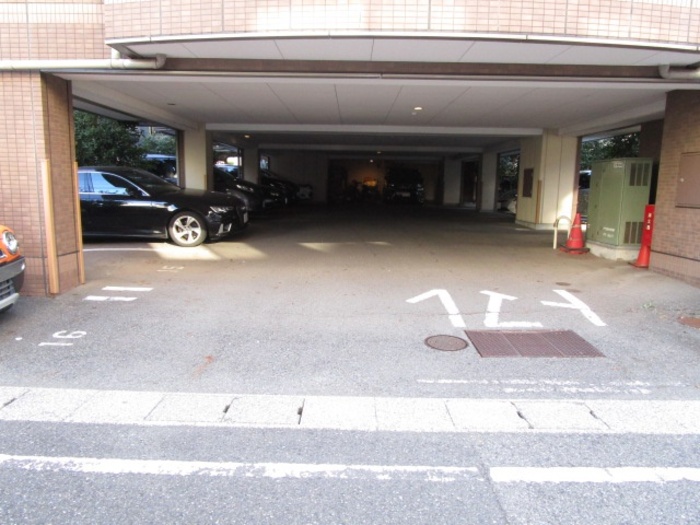 20/20 駐車場