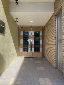 16/16 エントランス