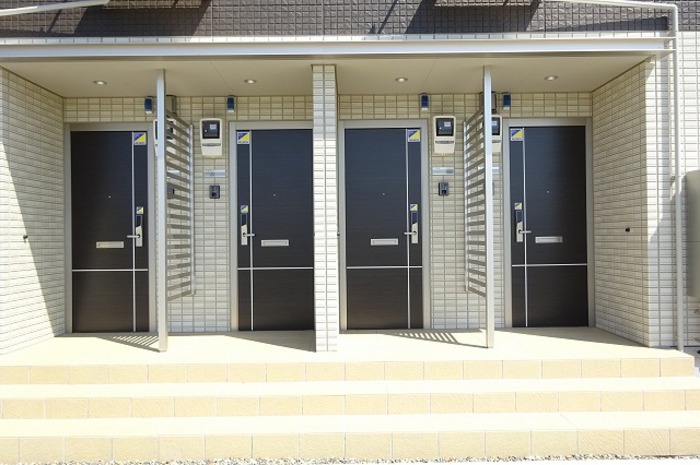 18/26 エントランス