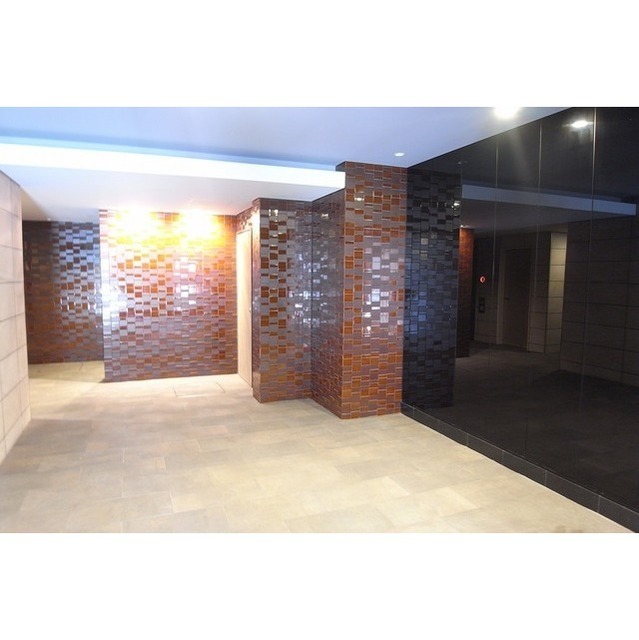 18/27 エントランス