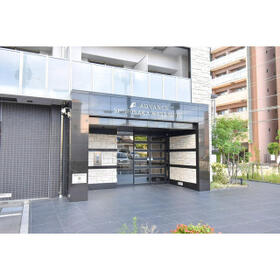 16/16 エントランス