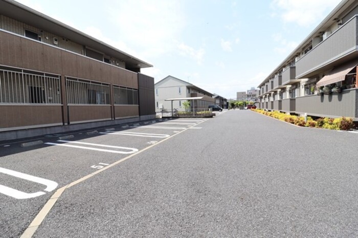 16/17 駐車場