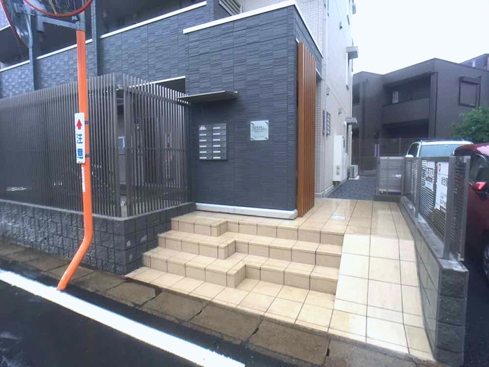 1/2 エントランス