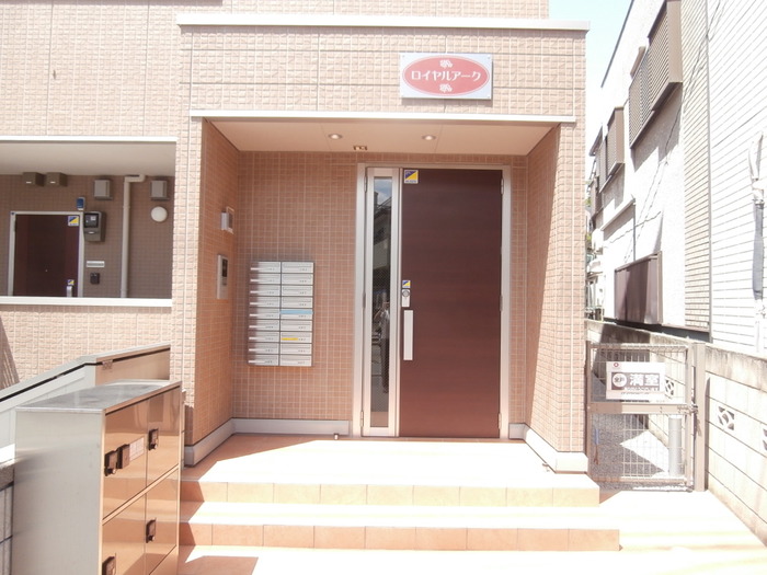 19/20 エントランス