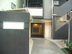 14/18 エントランス