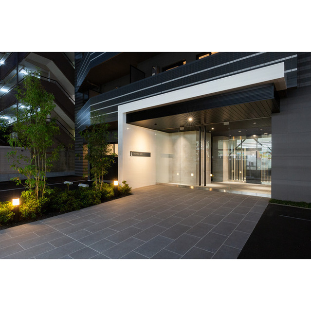 22/30 エントランス