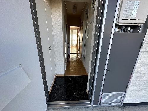 13/22 エントランス