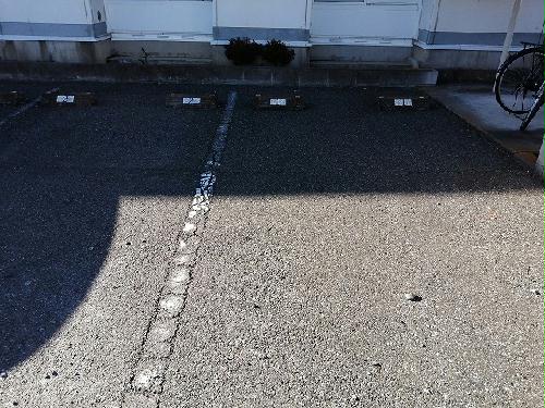 13/17 駐車場