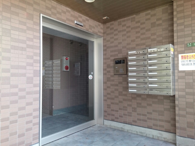 14/20 エントランス