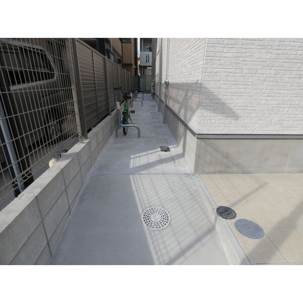 2/2 エントランス