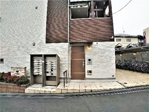 14/17 エントランス