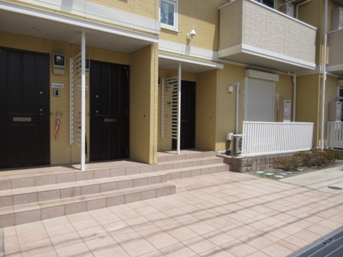 14/15 エントランス