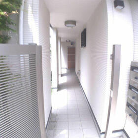 14/15 エントランス