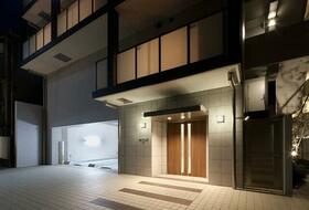 13/14 エントランス