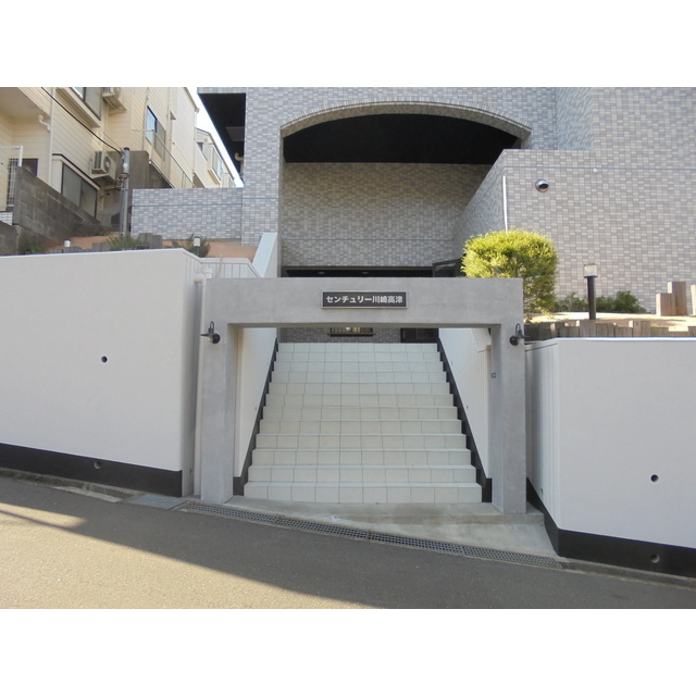 18/30 エントランス