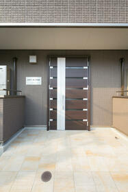 2/2 エントランス