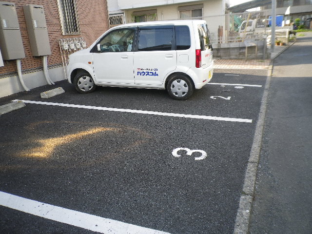 22/28 駐車場