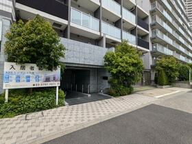 16/16 エントランス