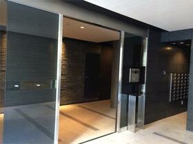 15/15 エントランス