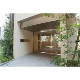 16/21 エントランス