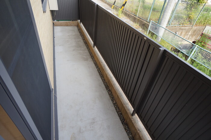 13/18 バルコニー