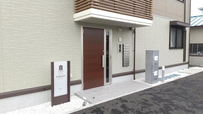 2/2 エントランス