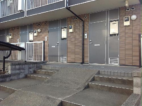 13/16 エントランス