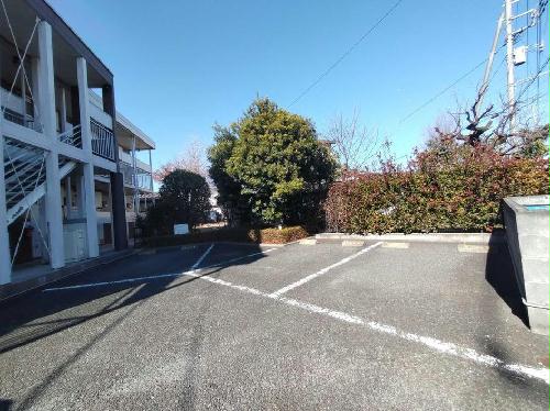 2/3 駐車場