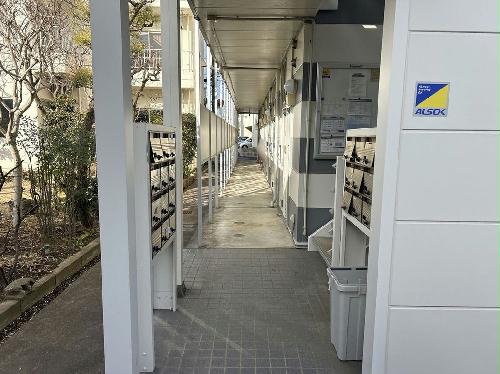 13/16 エントランス