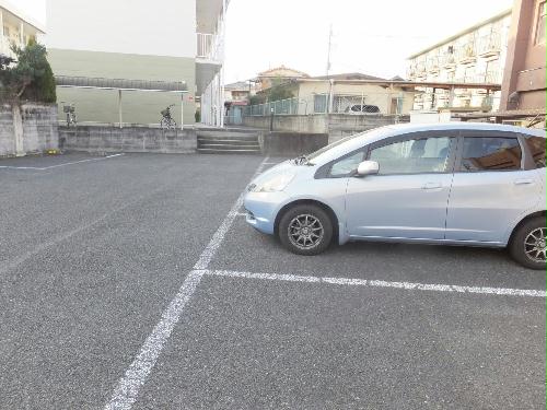 14/14 駐車場
