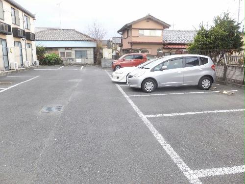 14/14 駐車場
